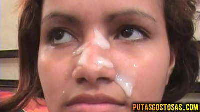 Tinka dobi spermo na obraz po analnem seksu